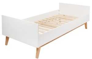 Bíle lakovaná dětská postel Quax Trendy 90 x 200 cm