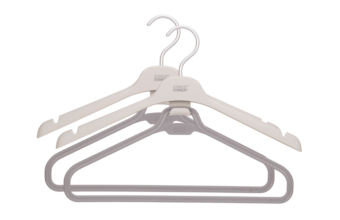 Joseph Joseph Sada dvou béžových plastových ramínek Orderly