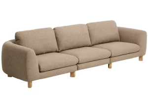 Kave Home Hnědá třímístná pohovka Vera 320 cm s dubovou podnoží